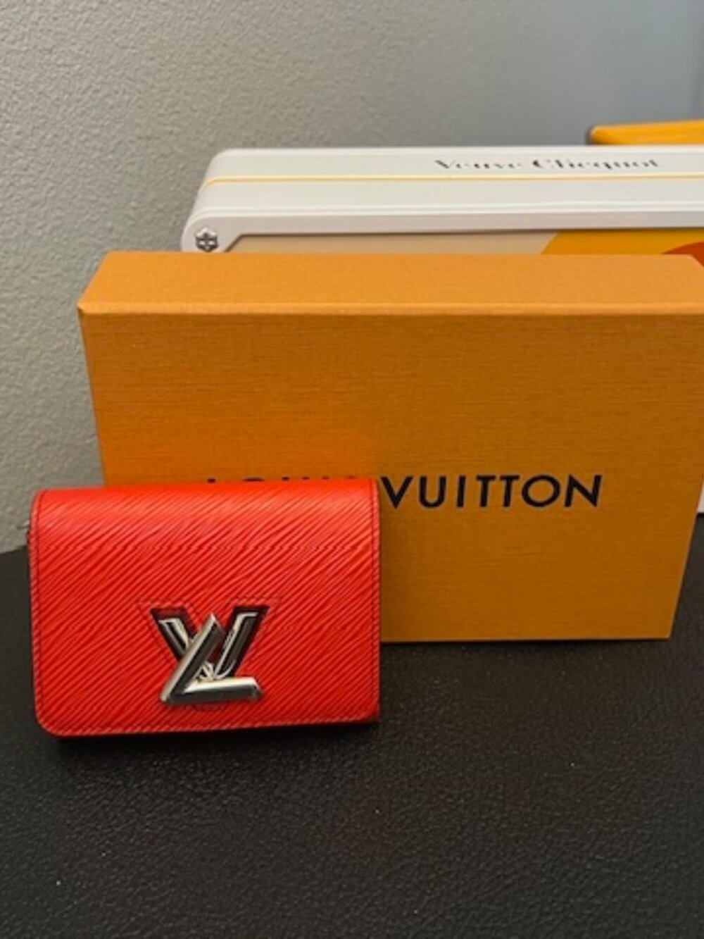 Louis Vuitton Twist Compact Wallet | Black Epi Leather | Full Set | Microchipped